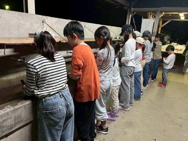 長南学童保育所の子どもたちが楽しく遊ぶ様子